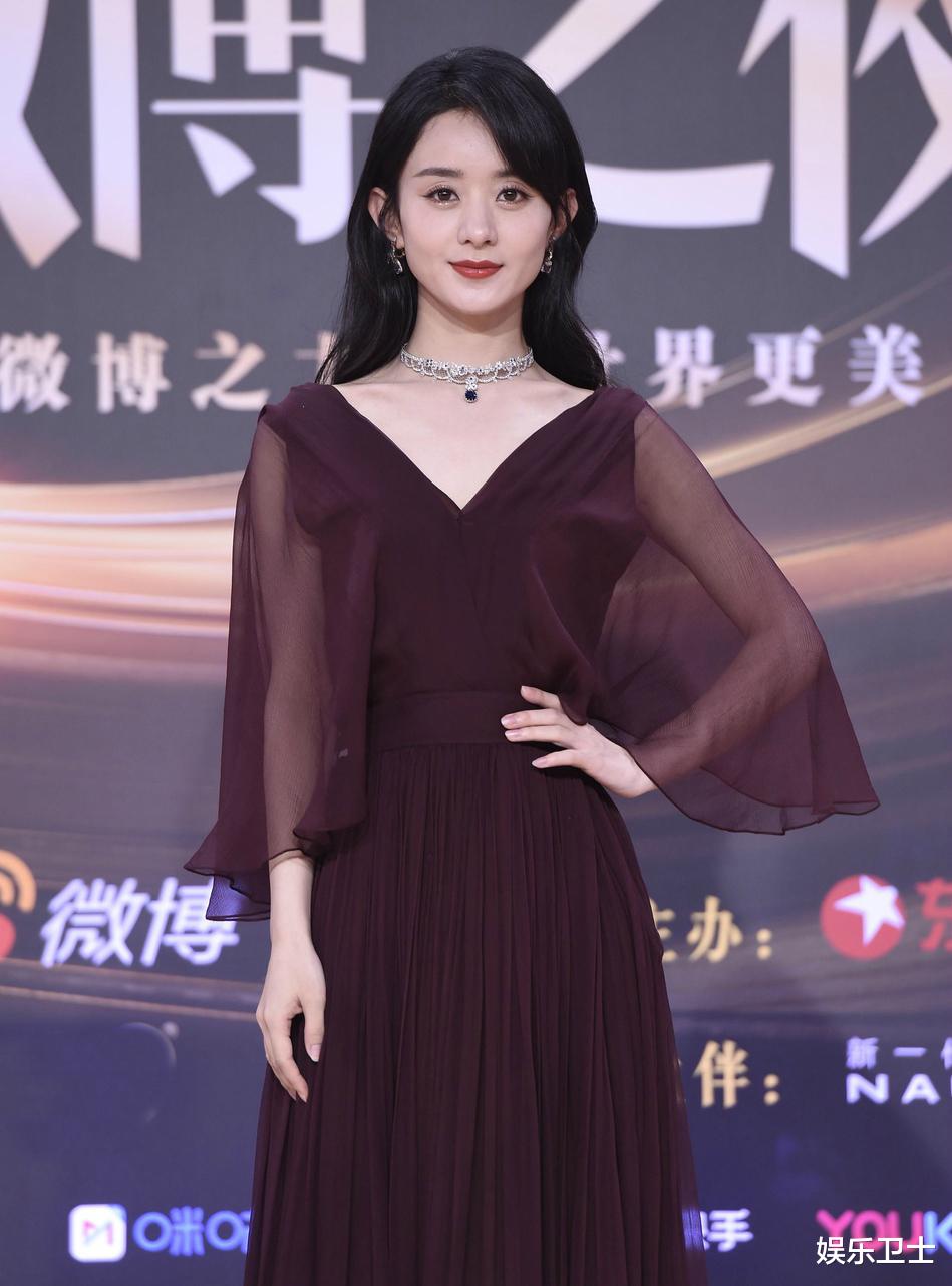 赵丽颖|赵丽颖吴亦凡微博之夜被磕糖CP，二人打招呼好有爱，对视后颖宝急忙转头