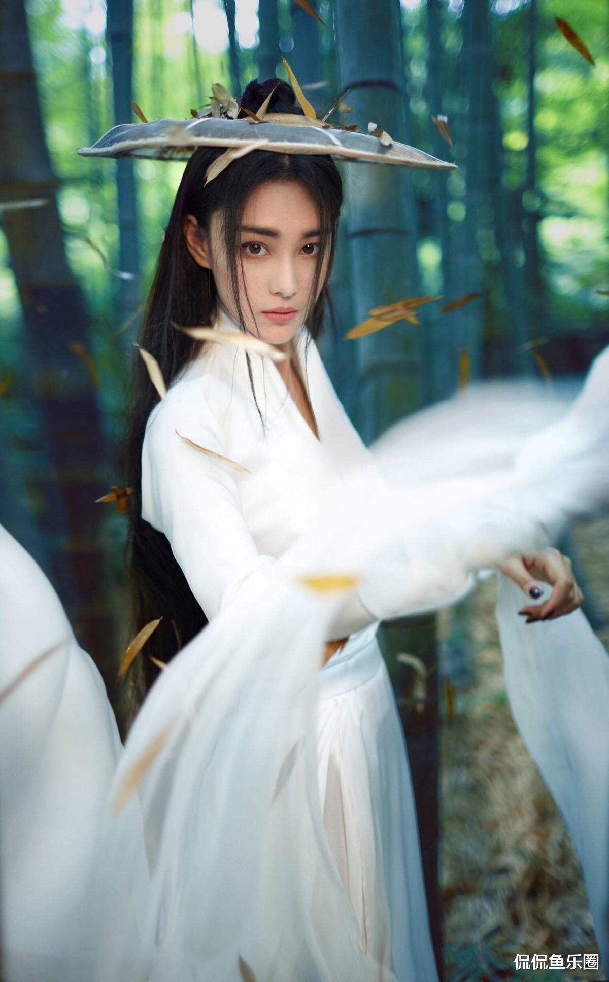 张馨予|34岁张馨予,颜值甜美身材火辣,依旧是性感无敌的清纯女神