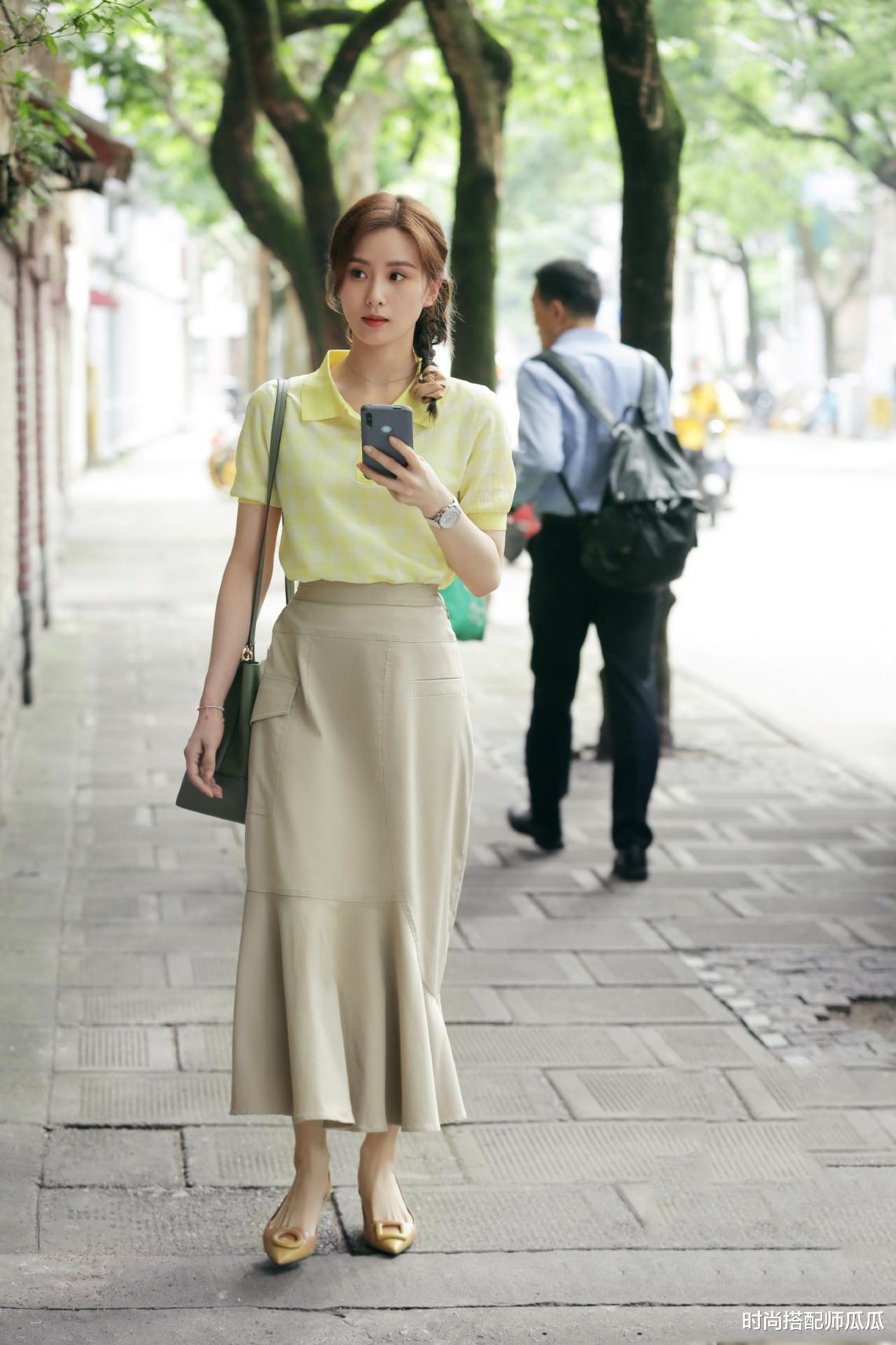 时尚搭配师瓜瓜|?刘诗诗状态大不如前了，穿白衬衫气质不俗，但法令纹暴露真实情况