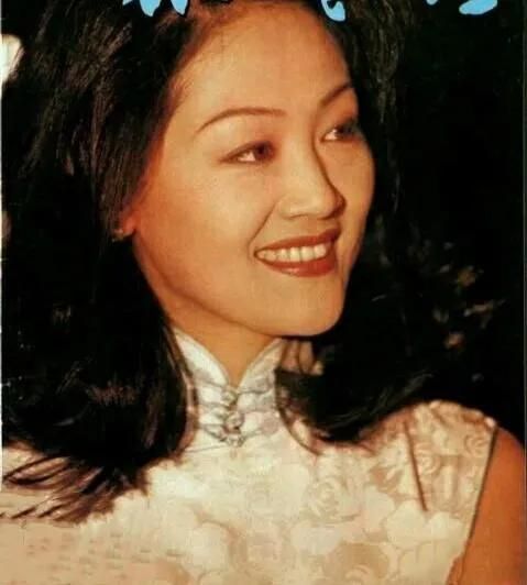 王姬|王姬：28岁嫁初恋，恩爱三十年生两子，幸福背后有心酸和悔恨