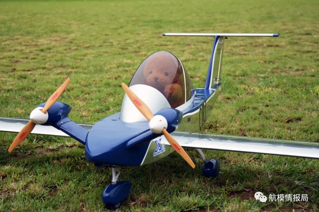 动力学 航模测评   酷似宇宙飞船，福莱特出品的蟋蟀双发像真机开箱和飞行