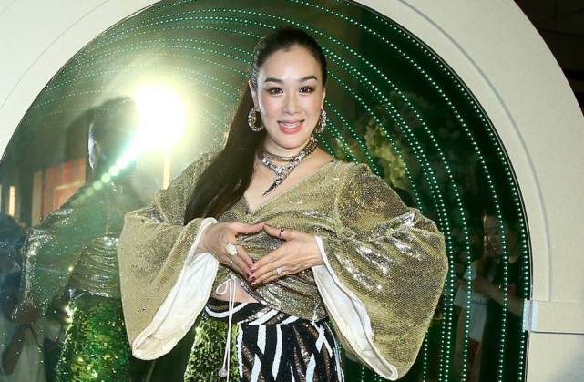 钟丽缇|钟丽缇比老公大12岁，张伦硕秀妻狂魔放靓照，网狂喊羡慕硕哥