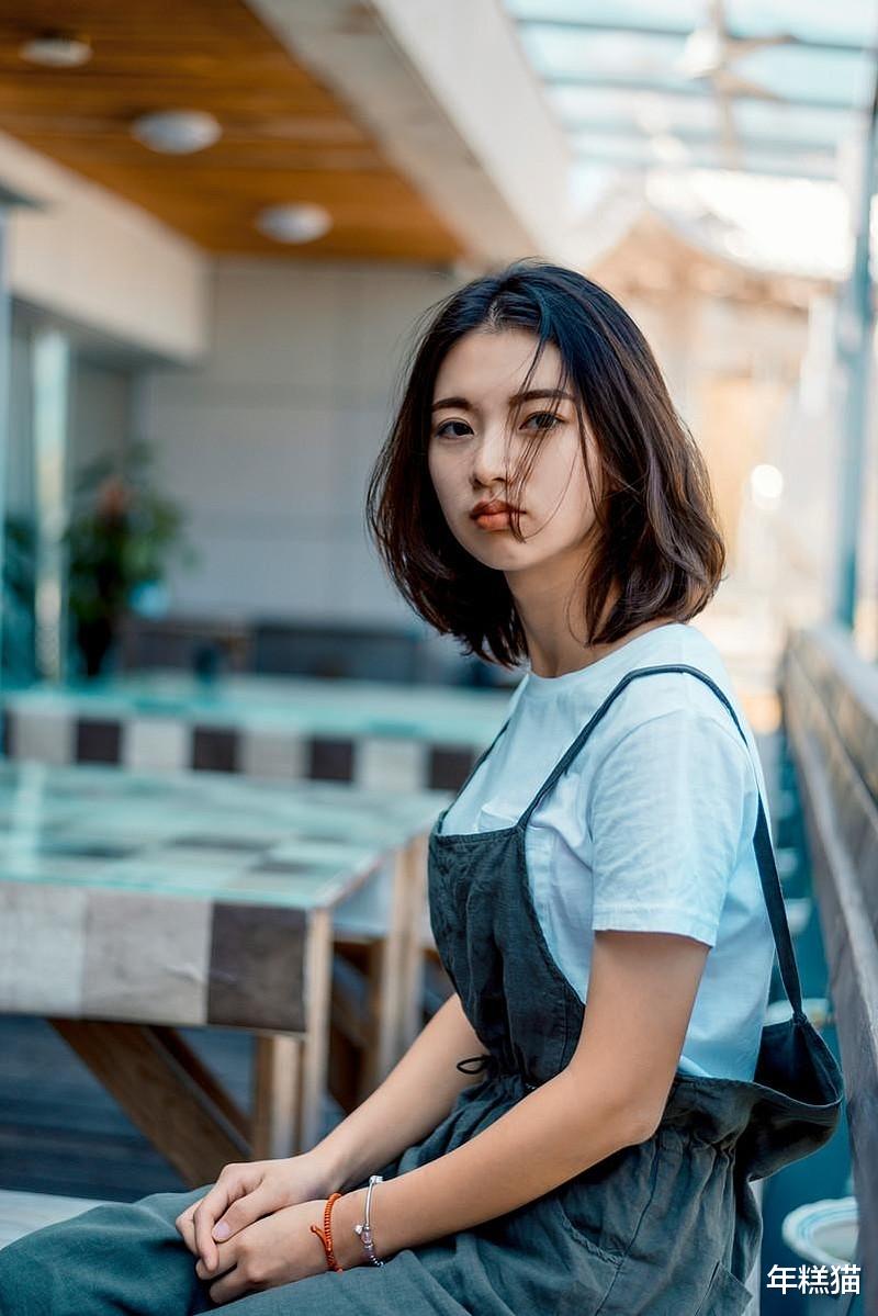 年糕猫 因为经历了股市的毒打,现在我送外卖不敢跟奶茶店的小妹顶嘴