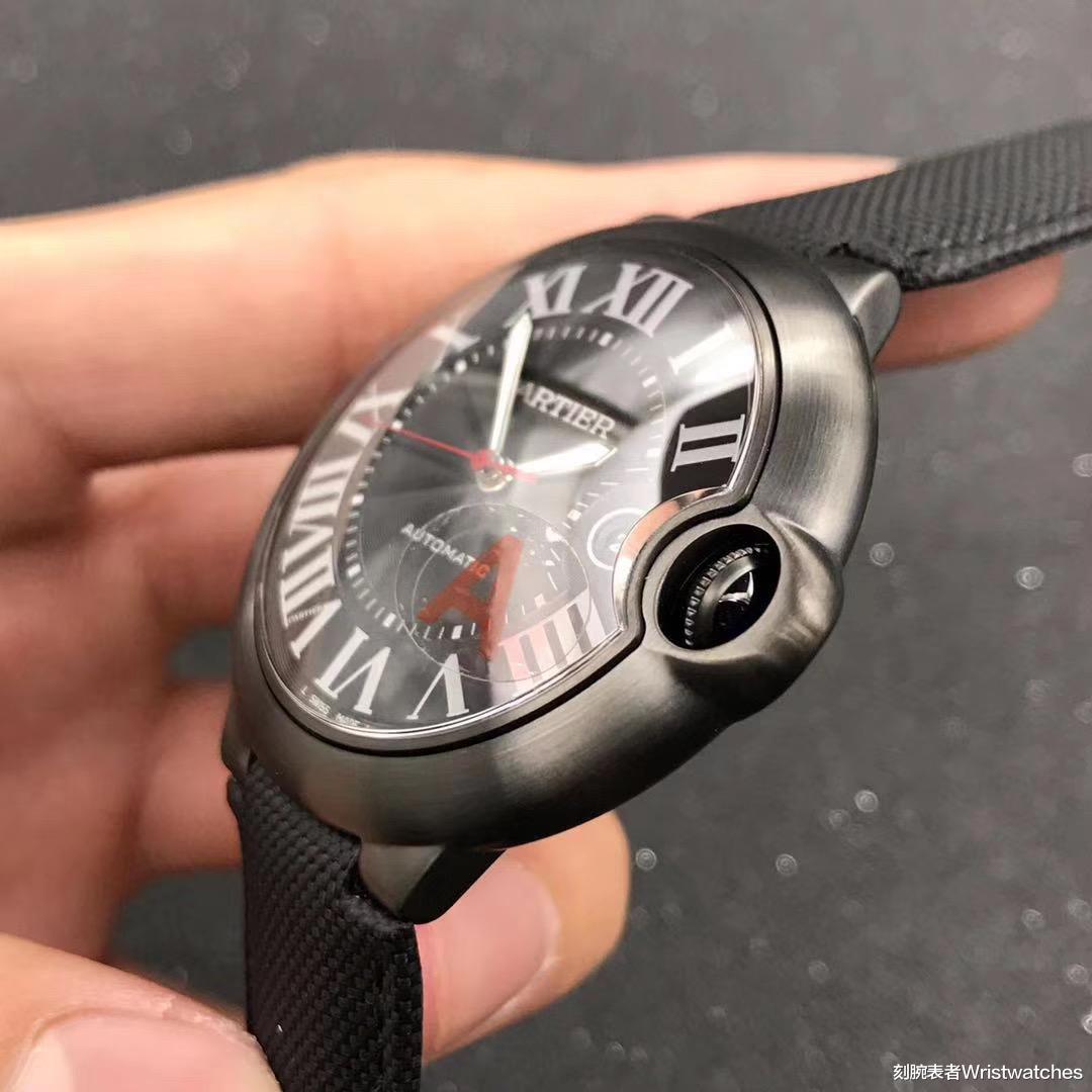 刻腕表者Wristwatches|「拒绝一眼假」V6厂卡地亚蓝气球黑骑士复刻表做工评测！
