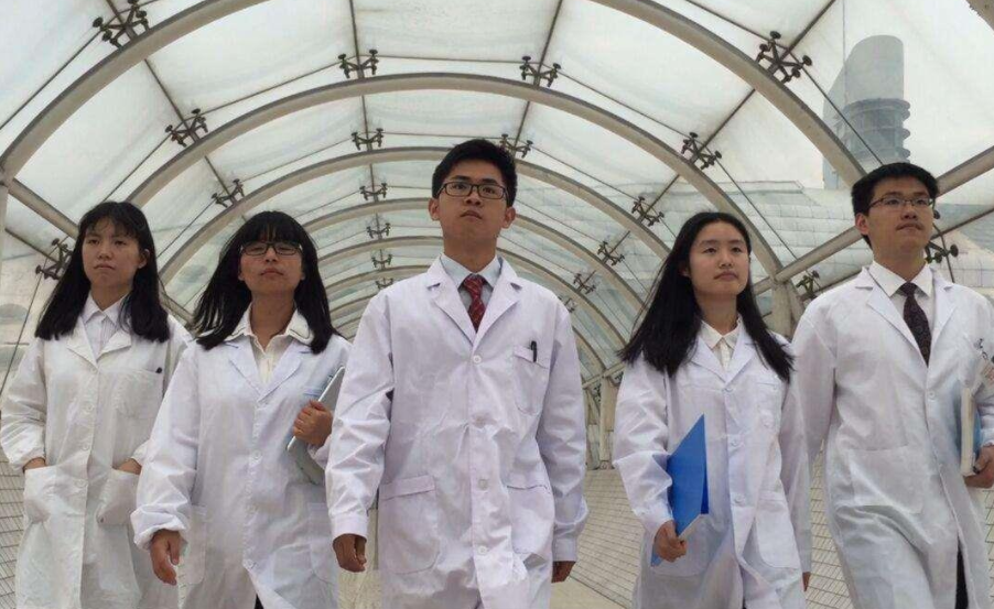 扎心|为何不建议“三无家庭”的学生去学医，原因很扎心，很多人猜错了