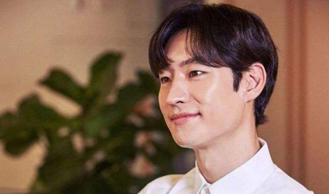 逃亡|李帝勳携手具教焕出演《逃亡》，2人之间“BROMANCE”引发关注