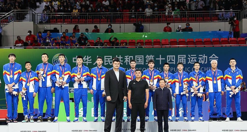 辽宁男篮|姚明不满辽篮夺冠？携郭士强观战，安慰败将杜锋，无视恩师蒋兴权