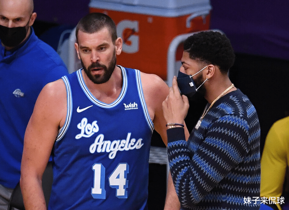 湖人队 3换1正式达成！没有最好只有更好，诞生四个大赢家，两人很受益