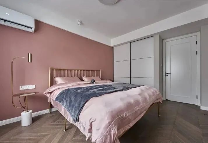 卧室铺木地板，推荐这些颜色，温馨又时尚！