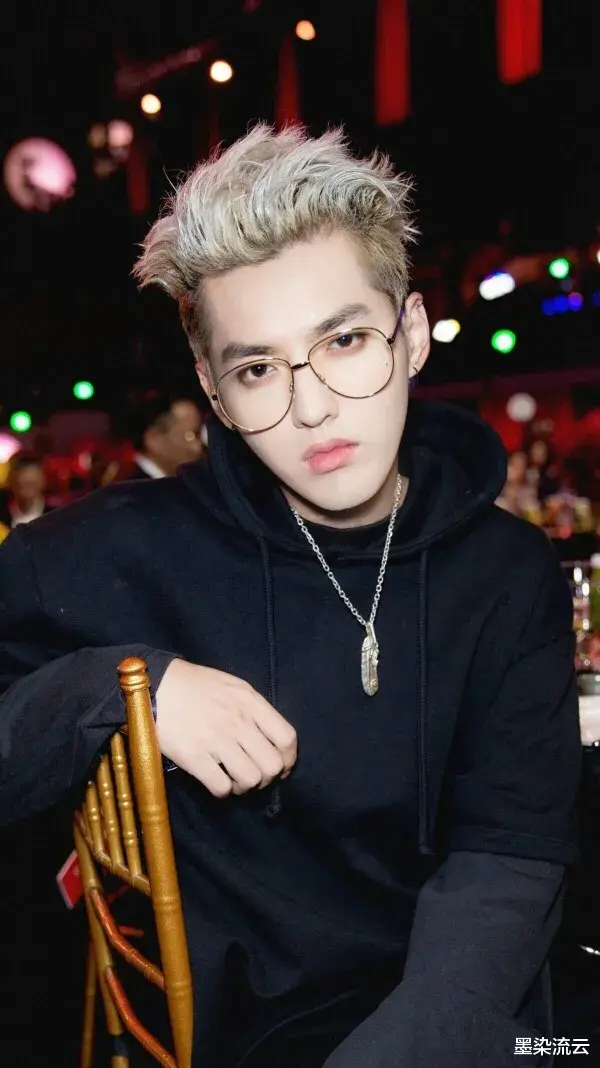 陈冠希|吴亦凡和陈冠希的经历异常相似，老陈玩的干净，吴亦凡有点少许的脏