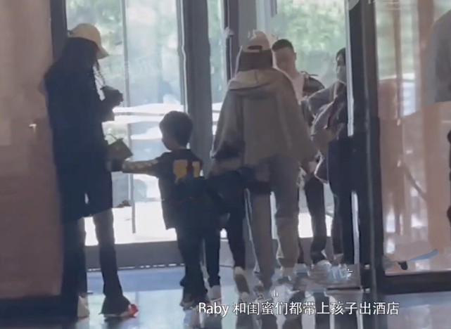 黄晓明|黄晓明喊话想要二胎后，将与Baby一同出席时尚盛典，力证两人未婚变