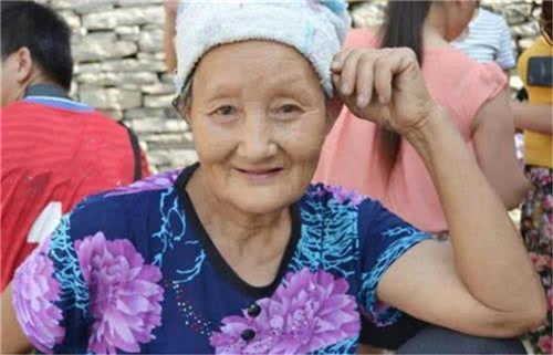 杨炳莲|以美貌出名的压寨夫人杨炳莲，她有多美？快来看她复原后的容貌吧