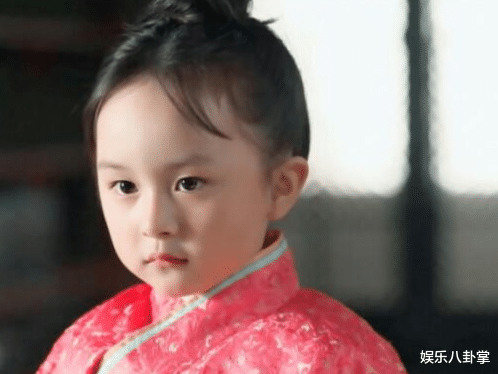 芈月|2岁出道年入百万的“小芈月”，因漂亮被禁止整容，如今变成这般