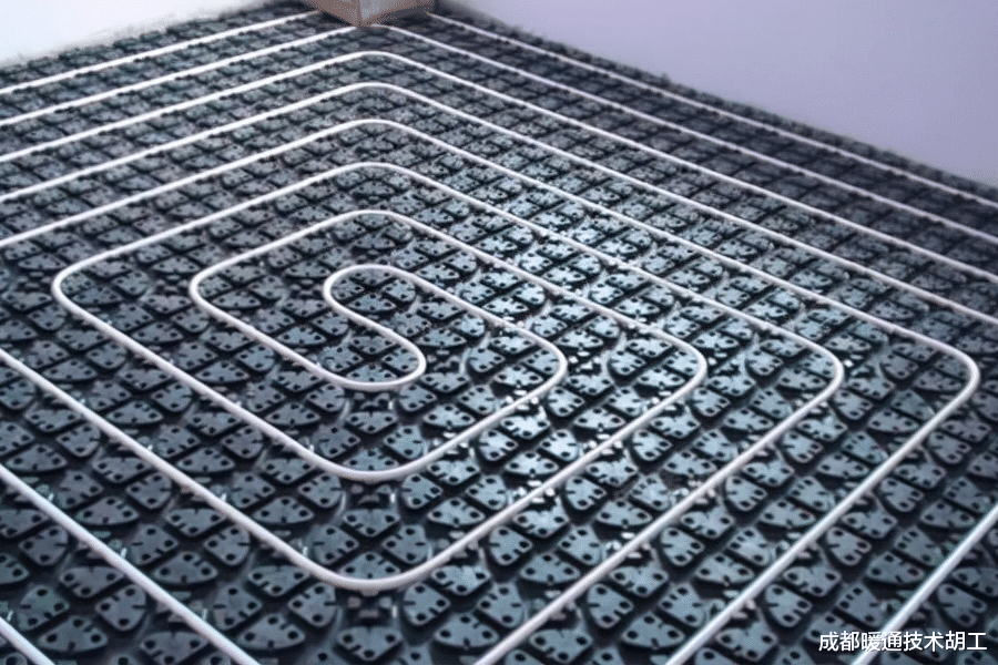同样都是地暖，电地暖和水地暖应该如何选择呢？