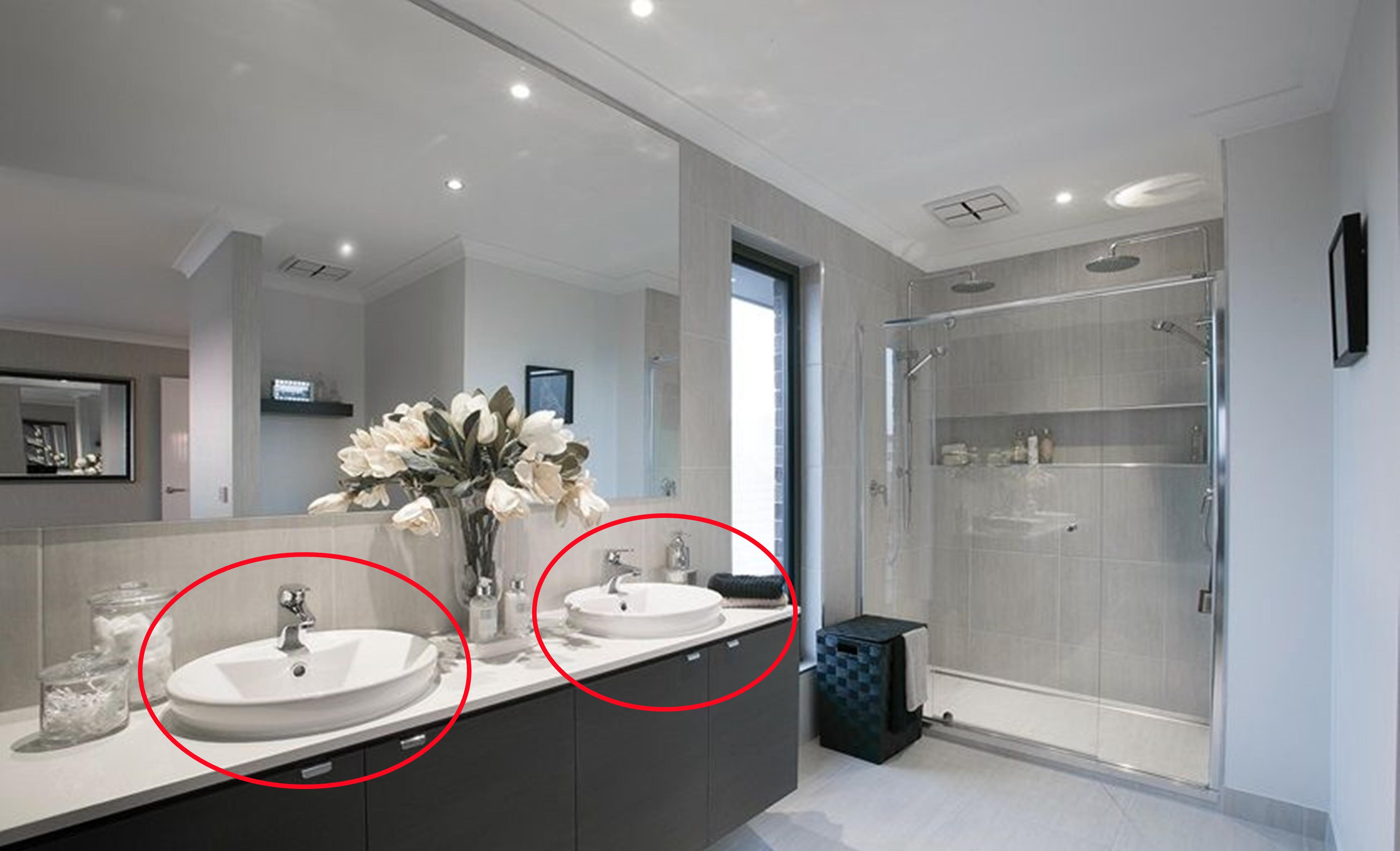 考虑太周全了,淋浴房、书房都做成双人份的,各用各的方便得很!