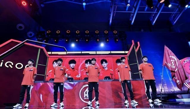 绿叶妈妈|KPL久诚已来到AG开播?一诺爱思热情互动,久诚却发文26内涵AG?