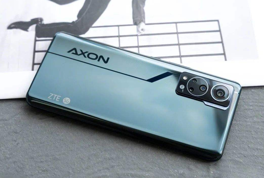 中兴|屏下摄像头旗舰价格松动,20GB+6400万像素+55W,价格跌到史低