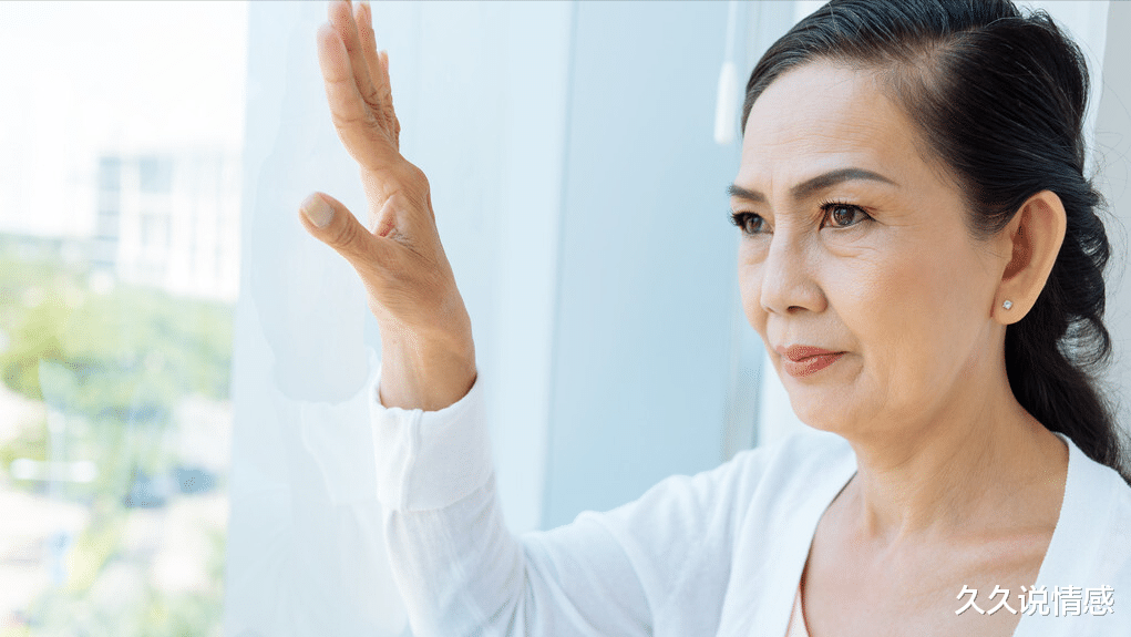 粉底液|57岁女人哭诉：退休后去练瑜伽，本是为了减肥，结果却毁了我的家