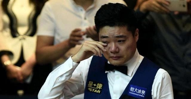 丁俊晖|丁俊晖迷失了骄傲了？厌倦斯诺克了？他丢了“图腾”仍获火箭鼓励