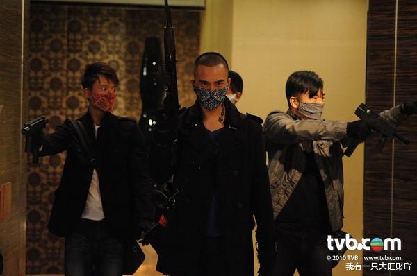 杜天宇|《飞虎》贼王与孤女，本该过冷血无情的日子，却偏偏爱得感人至深