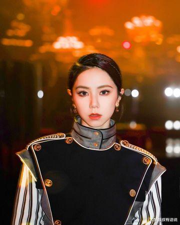 邓紫棋|邓紫棋IG千字文吐失控泪崩！富二代男友“谁能翻译”网友开轰