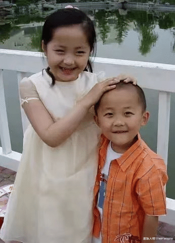 贾云哲|因《还珠格格》走红，却因病“长不大”，东儿如今过得怎么样了？