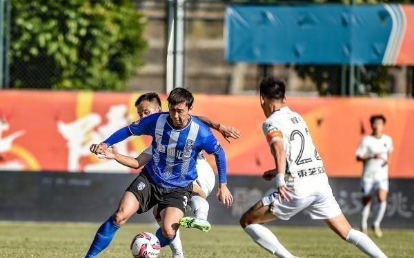 羅森文|魯能出品中場踢出前鋒表現(xiàn)，助球隊沖超在望，被隊友稱為“小羅”