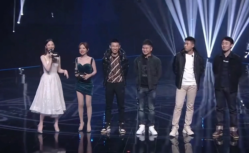 旭旭宝宝|林七七主持生涯高光时刻，旭旭宝宝偷瞄大腿，回家后不好交代了