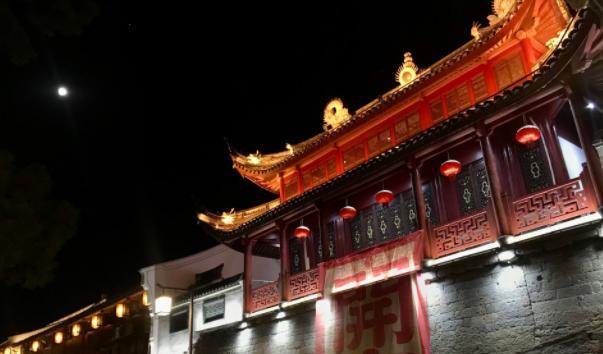 古镇 斥资139亿，浙江再增假古镇，核心街已开放，比肩乌镇却少人光顾