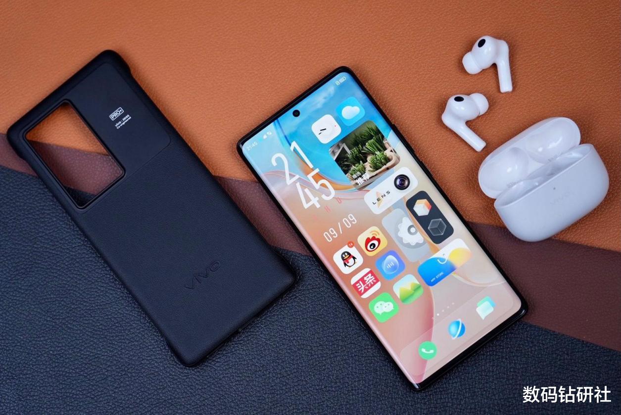 摄像头 如果从颜值上来看,vivo X70 Pro+符合高端旗舰的标准吗?