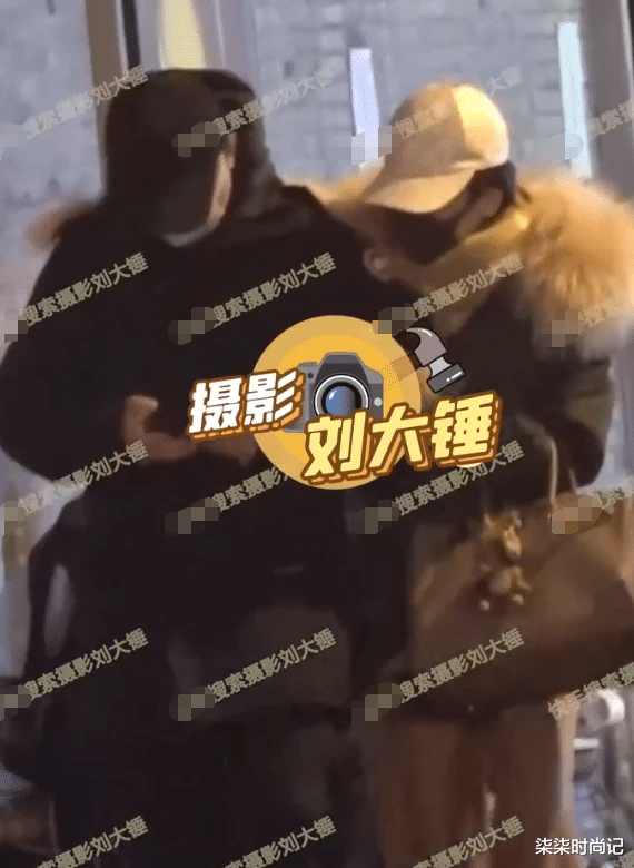 柒柒时尚记|文章陪女儿参加比赛,13岁爱马身高惊人,身旁长发美女疑为新欢?