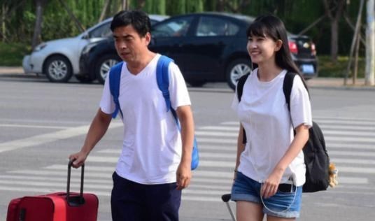 百哥曰|大一新生要不要迁户口？大学辅导员的回答很靠谱，学生要早知晓