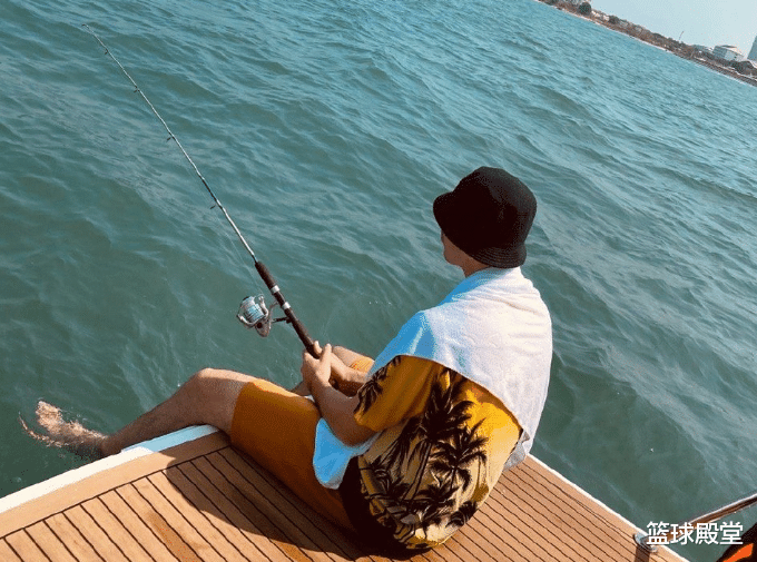 阿布|4消息！阿布晒钓鱼图，雅尼斯带队备战，浙江小外圈粉，赛程紧密