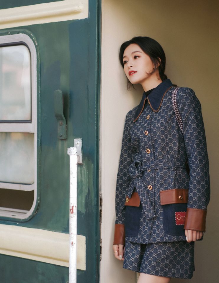 谢霆锋|谢霆锋为她着迷，陈冠希为追她要戒烟，网友：还好都没追上