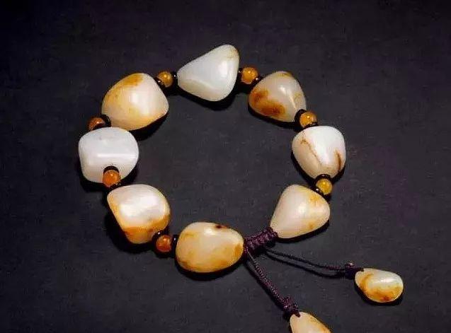 |和田玉原石手串|愿你出走半生,归来仍是少年