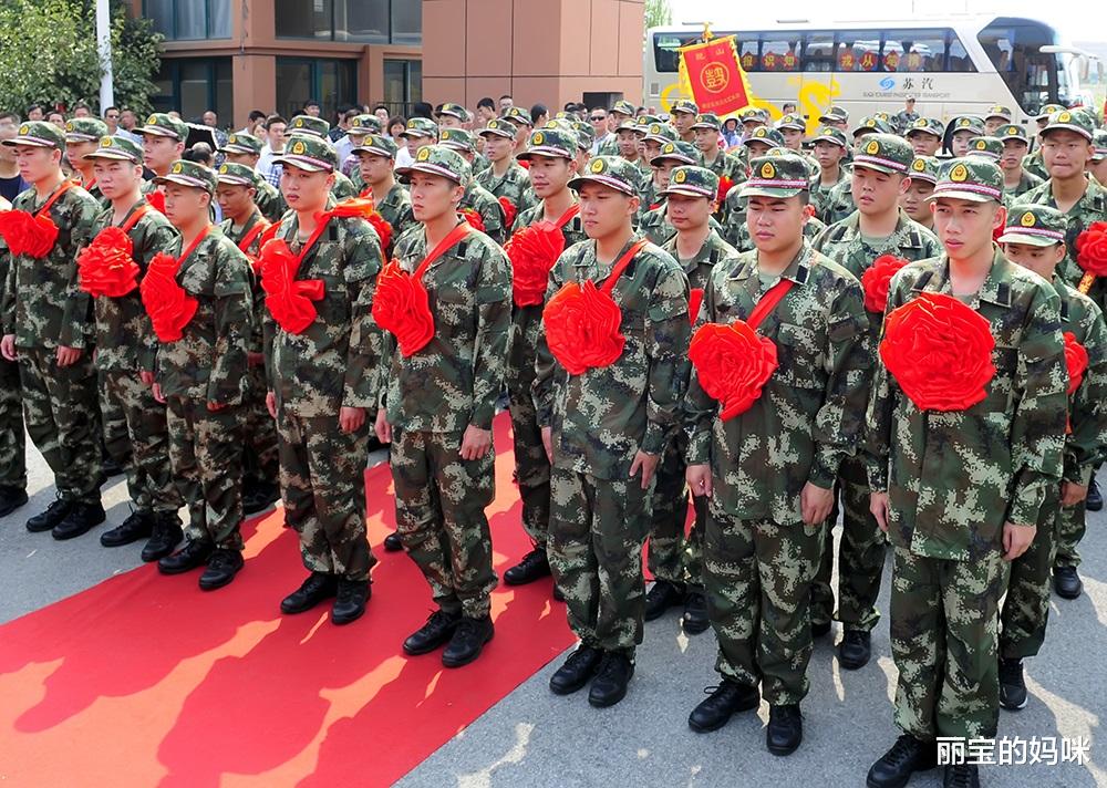 丽宝的妈咪|大学生有福了，3个“好政策”让就业难度降低，家长心里乐开了花