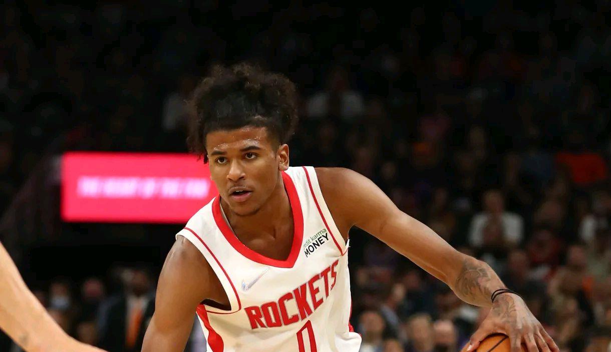 小智时尚 七连败！火箭队泰特绝杀上篮被约基奇封盖，掘金95比94险胜火箭队