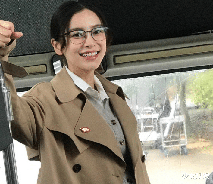 明星|32岁baby亮相红毯，失去工作室的P图庇护，这胳膊我没看错吧