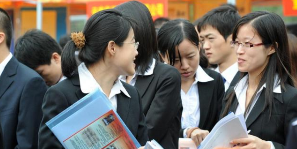 文职|“军队文职”招录遇冷,薪资待遇好,却仍无人问津,是什么原因?