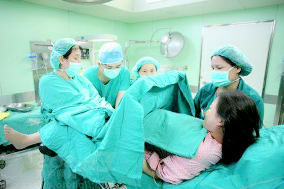 西红柿妈妈|父亲晒出女儿结婚十年照片,变化太大不敢认,网友:怪丈夫不疼人