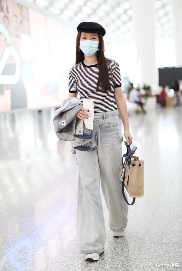 Ainee小屋|杨钰莹居然是70后，气质清纯妆发少女，戴眼镜说是学生也不为过