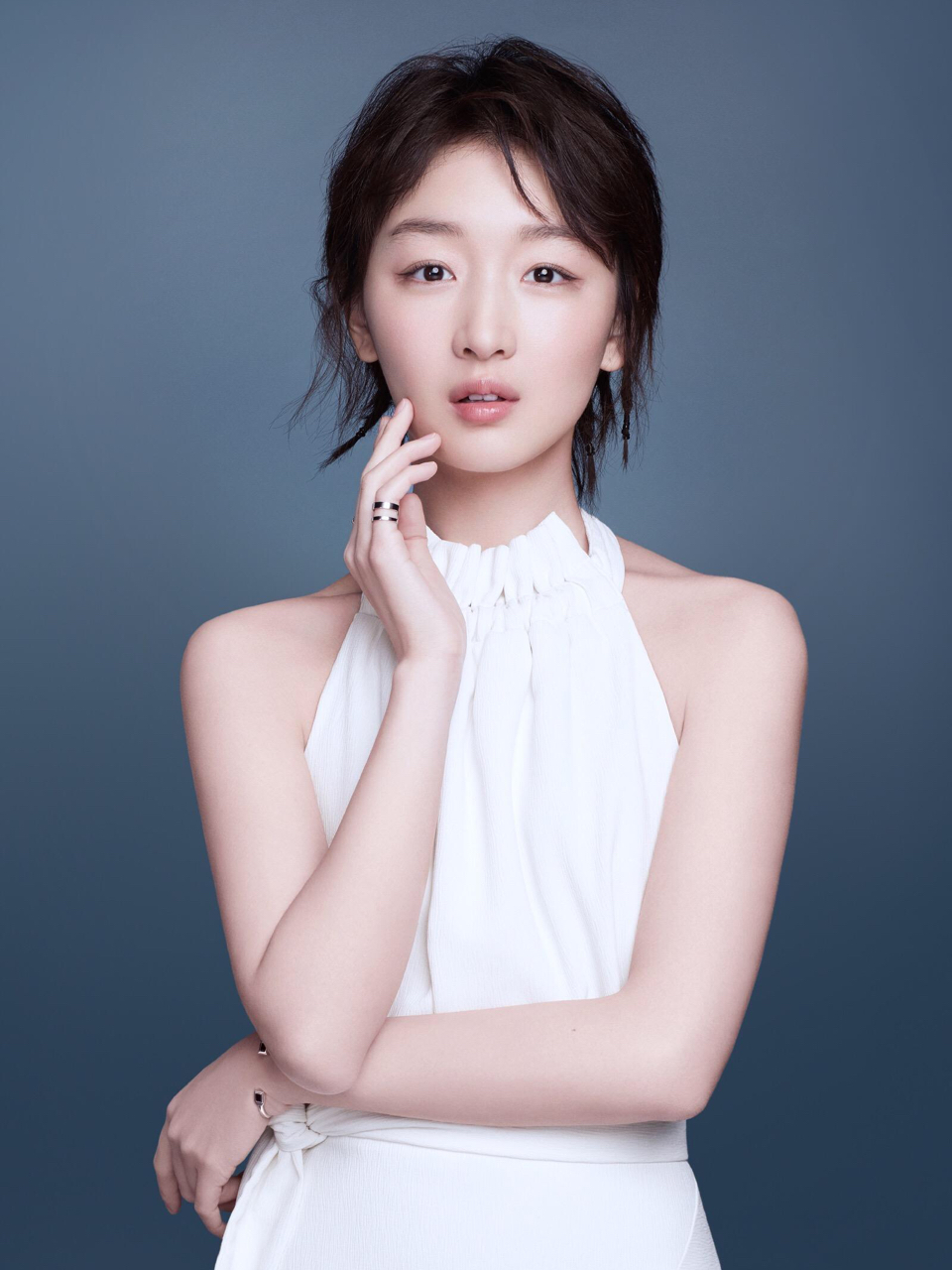 化妆 周冬雨伪素颜妆容真太清纯了!5种有效化妆!让你又纯又美又灵动 .