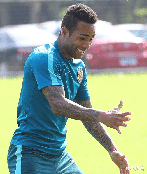 国足|下午4点，归化传来好消息：身价9千万外援态度反转，愿为国足效力