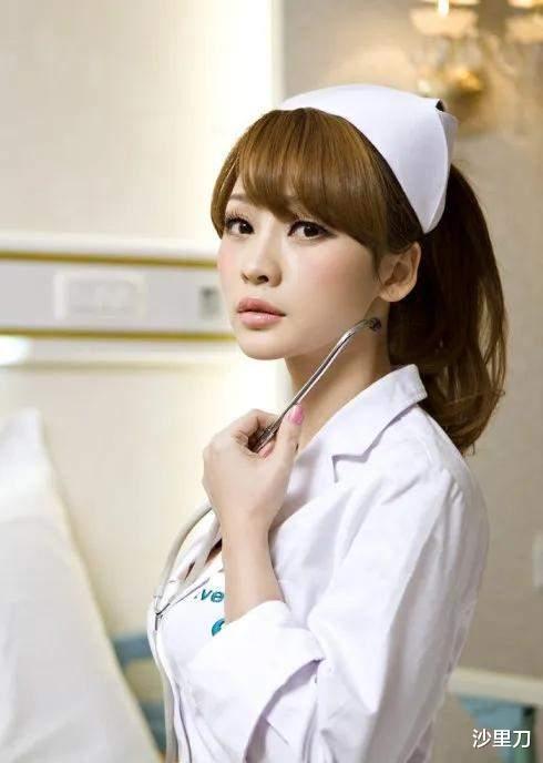 柳岩|因“伴娘门”事业一落千丈,正好摘掉往日“性感”标签再出发