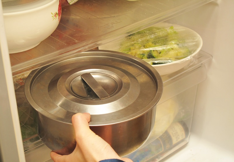 小龙虾|45岁大姨，确诊乳腺癌，化疗3次离世，医生：冰箱里2物要少吃