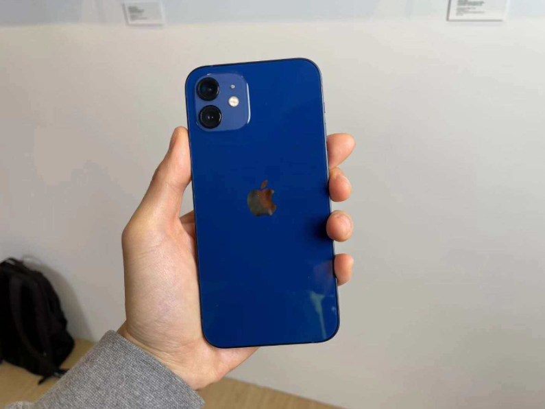 iphone12|比新的便宜1700元，优质二手iPhone12一降再降，如今跌至冰点价