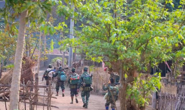 武装|缅北昔卜村民在网上指责当地武装，一家人遭驱逐赶出村庄