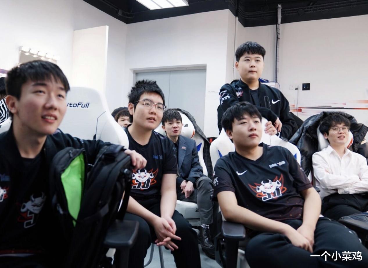 369|LOL：369改ID为“不玩酒桶”，结果连玩三局还遇到了Karsa，2-7被强行带赢