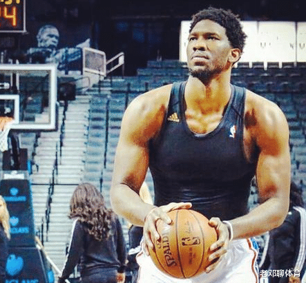 奥尼尔|NBA有“麒麟臂”的球星不少，但是把球衣穿成紧身衣 就5人