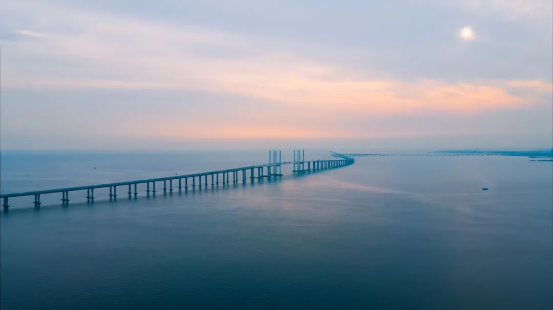 青岛市 超越苏州、成都！成了国内最宜居城市NO.1，这座海滨老城凭什么？